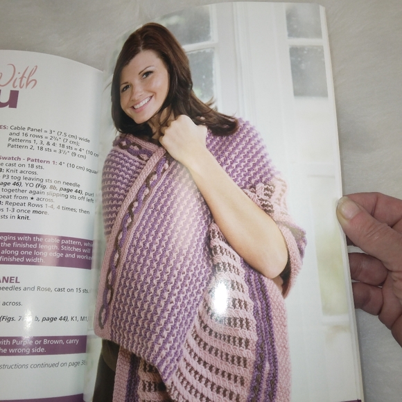 BOOK Knit Along w/ Debbie Macomber, Friendship Shawls, 10 shawls to make - Picture 9 of 10